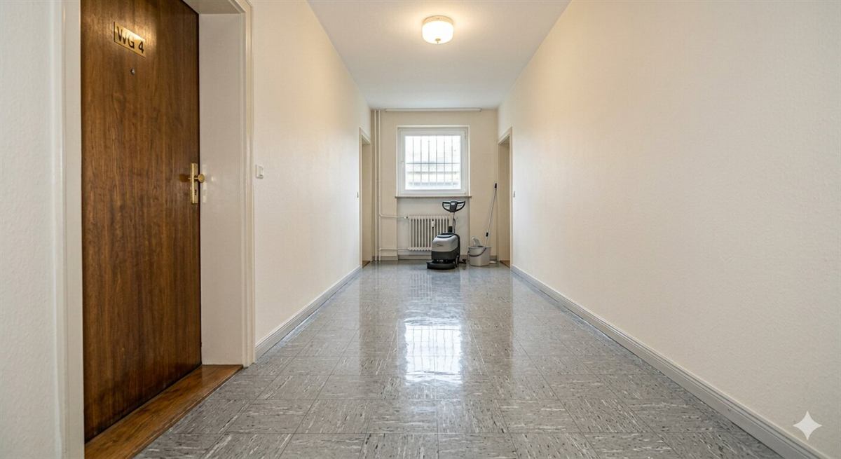 Derselbe Hausflur nach der Grundreinigung